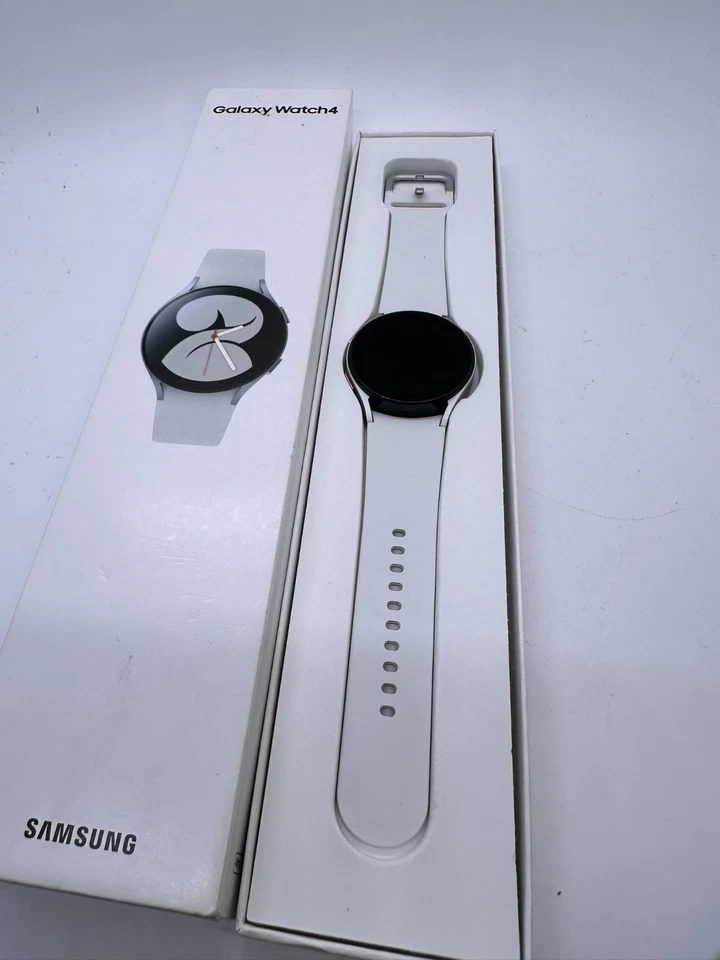 SAMSUNG Galaxy Watch 4 40mm R860 Smartwatch GPS - Image 3 of 3