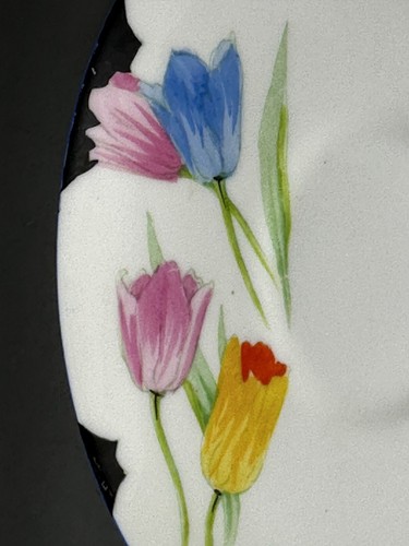 Royal Paragon Art Deco Tea Cup Trio Tulip Pattern - Excellent - Picture 4 of 22