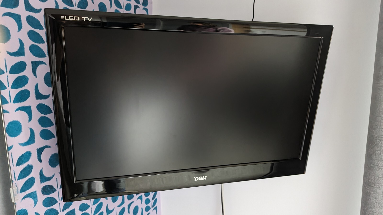 DGM 24 inch TV with built in DVD player, HDMI Full HD 1080P, USB (not