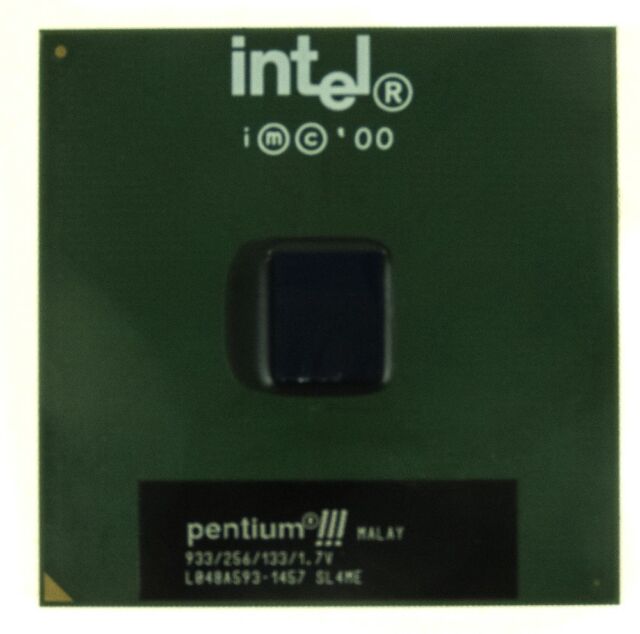 PowerEdge 2550 DELL Pentium III 933MHz *2/512MB/HDD非搭載/CD-ROMドライブ/電源ユニット *2/フロントパネル欠品