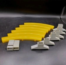 AURORA MODEL MOTORING ACCESSORIES HO SCALE PIECES 1960'S