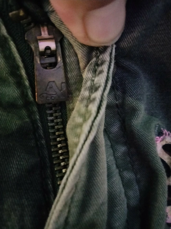 Arizona Jeans Decorated Camo Shorts Size 30x30 - Image 3 of 4