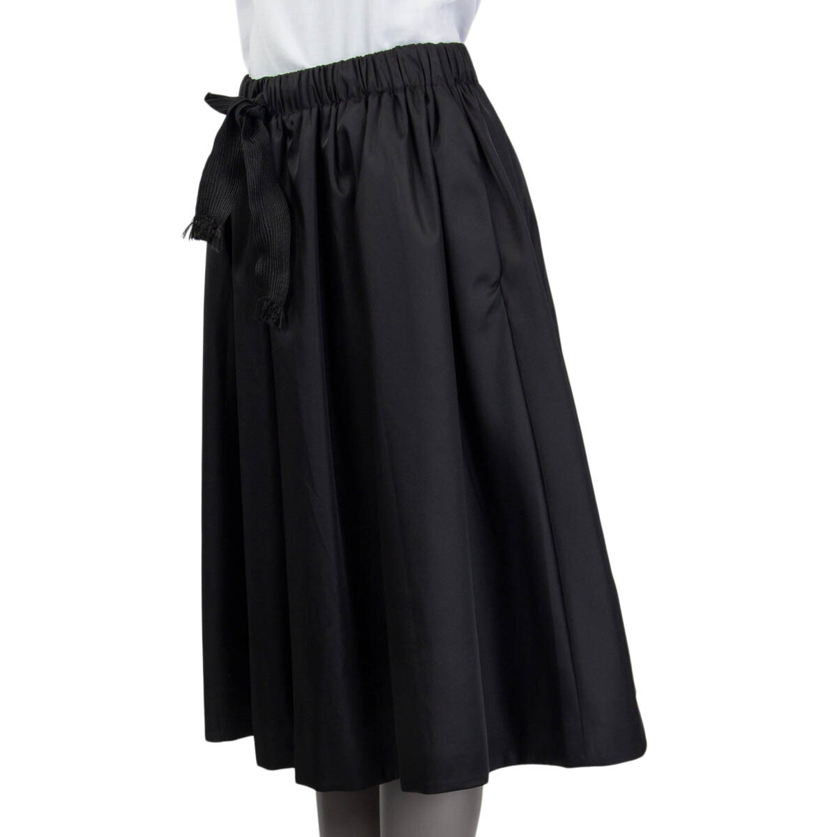 66227 auth PRADA black nylon FLARED DRAWSTRING KNEE LENGTH 66227 auth PRADA black nylon FLARED DRAWSTRING KNEE LENGTH