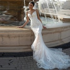 Charming Wedding Dresses for Appliques Button Spaghetti Straps Mermaid Tulle