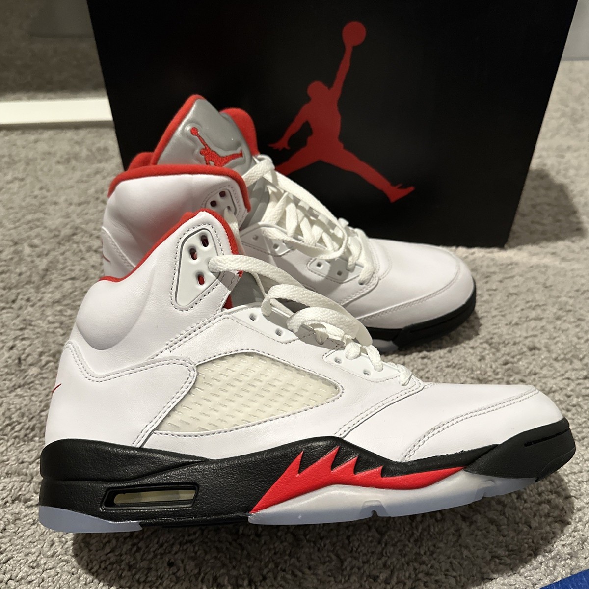Nike Air Jordan 5 Retro Fire Red 2020 Size 9 White/Black/Red 