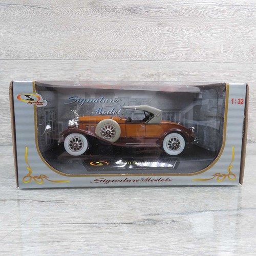 SIGNATURE - unbenutzt - 1:32 - Oldtimer: 1930 Packard - OVP - #BY12148 - Bild 1 von 4