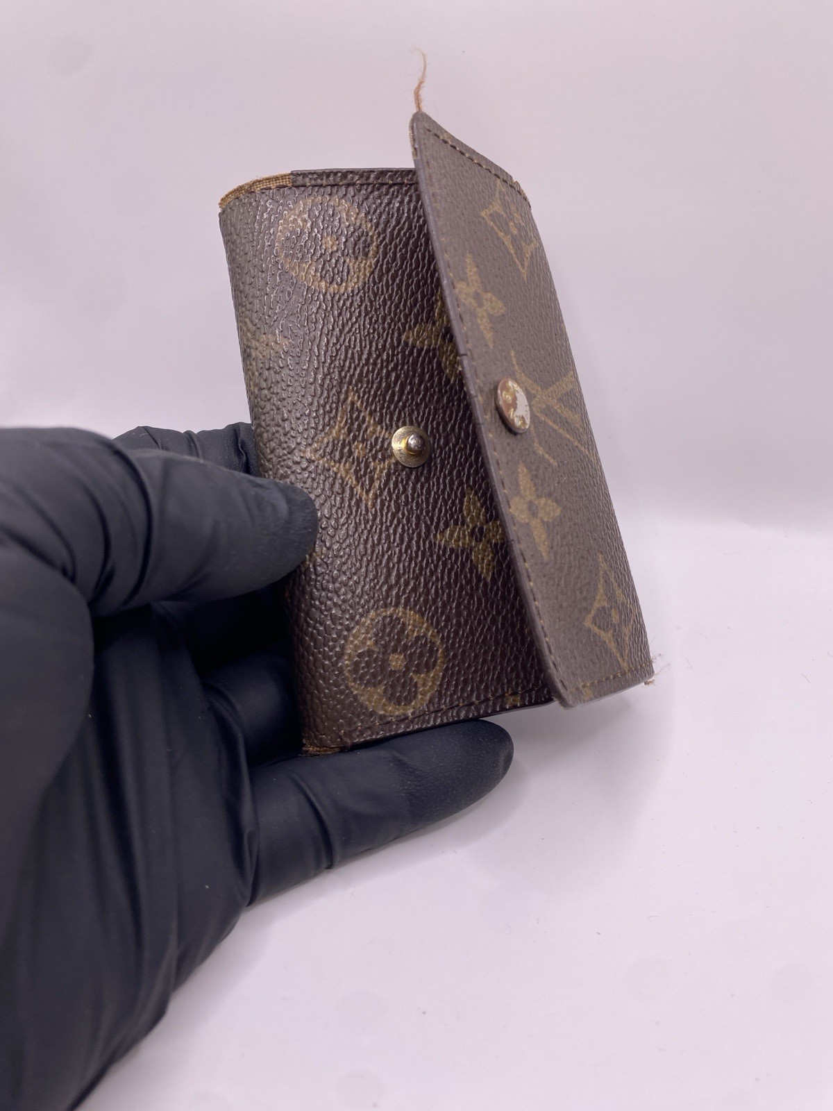 Authentic Louis Vuitton Monogram Multicles 6 Key … - image 11