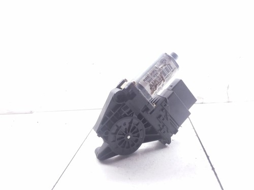 VW PASSAT B5 Fensterhebermotor hinten rechts 3b9839752bf 0130821696 34480353