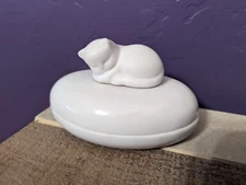 Vintage Crowning Touch Collections Trinket Box Sleeping Cat Kitten Porcelain