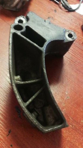 MERCEDES A KLASSE W169 1,7 BENZINMOTOR GETRIEBELAGER HALTERUNG A1692410601