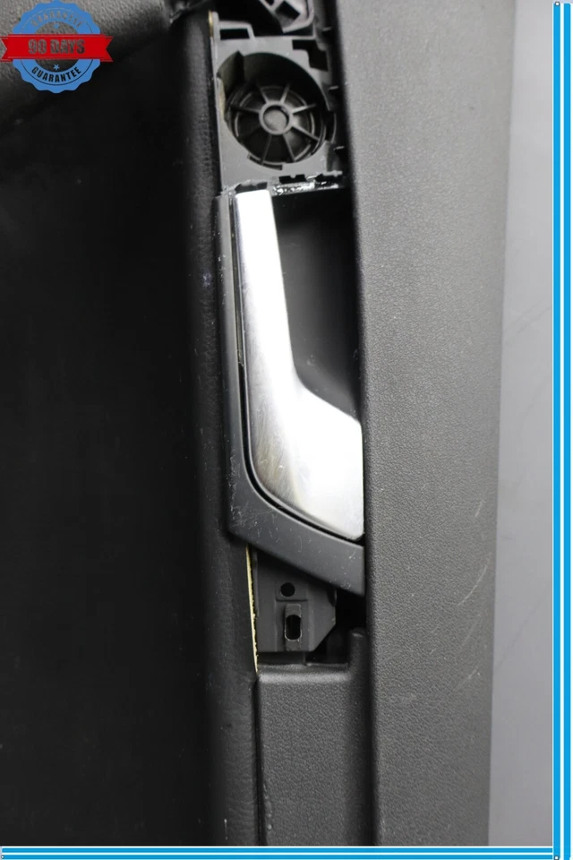 09-13 Audi A3 Preium Panel de moldura de puerta interior lado pasajero trasero derecho OEM Foto 3 de 4