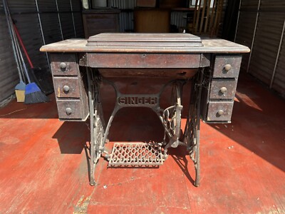 Vintage SINGER Sewing Machine Table & Sewing Machine | eBay