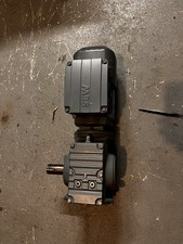 SEW S57DRS71S4BE05HF Getriebemotor 0.25KW 1390r/min NEU