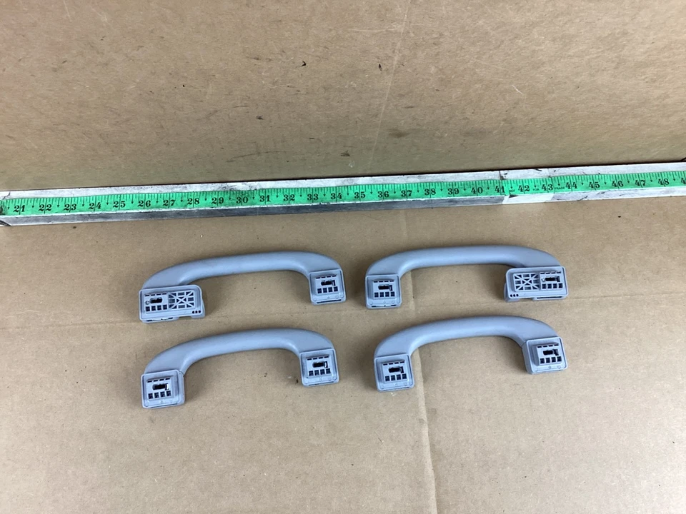 Комплект ручек захвата крыши для салона BMW E90 328i 2007–2013 годов выпуска кол-во 4 шт от оригинального производителя - Изображение 3 из 4