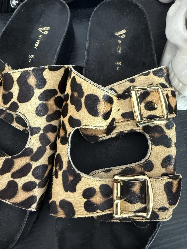 V By Very UK Size 7 Black And Beige Animal Print Buckle Sandal Shoes - Image 2 of 4