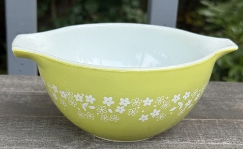 Vintage Pyrex Glass Avacado Green Crazy Daisy Spring Blossom Bowl #443 2.5 Quart