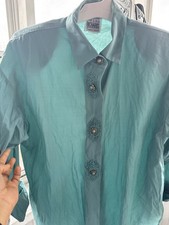 Used clothing in excellent conditions.