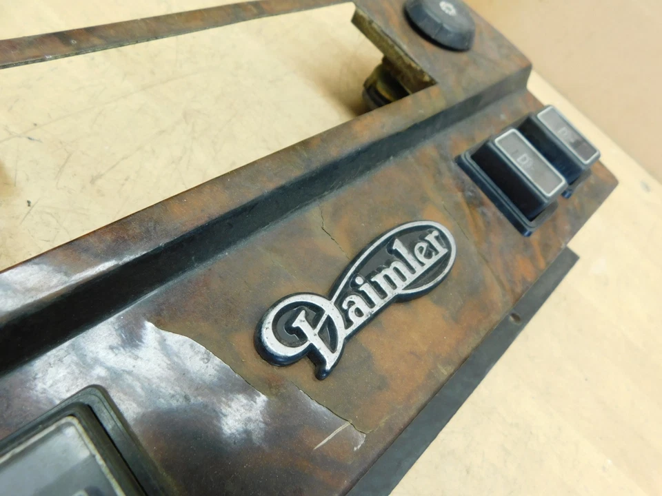 DAIMLER SOBERANO XJ40 PANEL DE INTERRUPTOR DE TABLERO CENTRAL MOLDURA DE COMPUTADORA DE VIAJE Foto 3 de 4