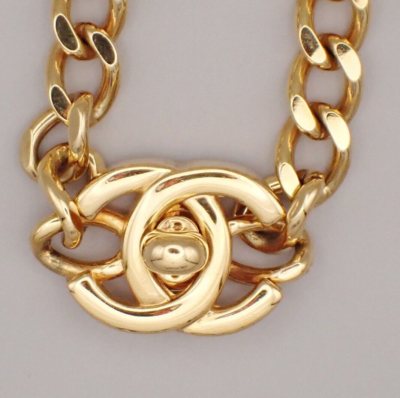CHANEL CC Logo Turn Lock Chain Necklace Pendant 96A GHW Vintage