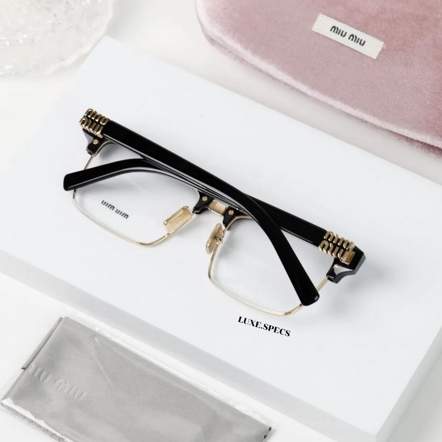 額 92cm x 47cm　美品 Brand New 2025 Miu Miu Authentic Eyeglasses MU 11XV 16K-1O1