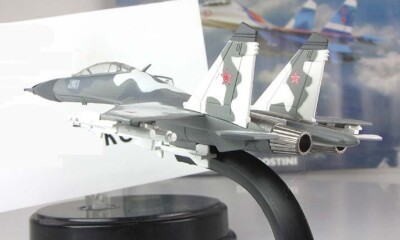 SU-30 Flanker-C 1:150 DeAgostini - Aereo Militare Grigio Con Supporto - Aerei Leggendari No48