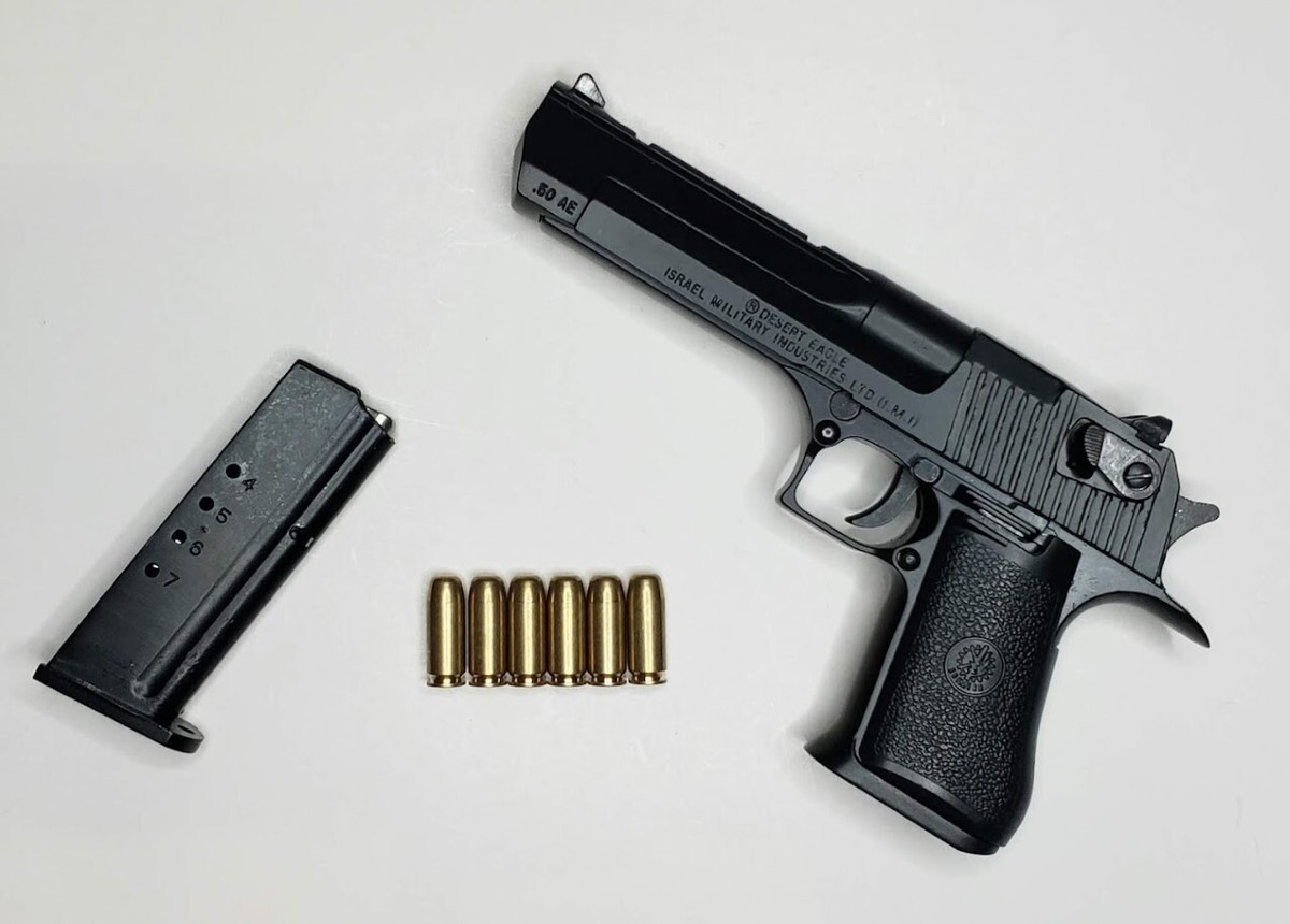 NEW ALLOY EMPIRE Desert Eagle .50 AE Shell Eject Toy Gun 1:2 NEW ALLOY EMPIRE Desert Eagle .50 AE Shell Eject Toy Gun 1:2