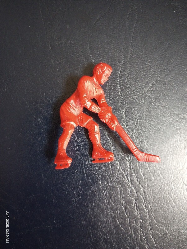 Vintage Red Kellogg's Cereal Plastic Hockey Player #2, 2-1/2" standing