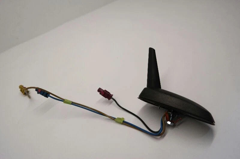 Antena de aleta de tiburón radio Chevrolet Malibu 2004-2009 Foto 3 de 4