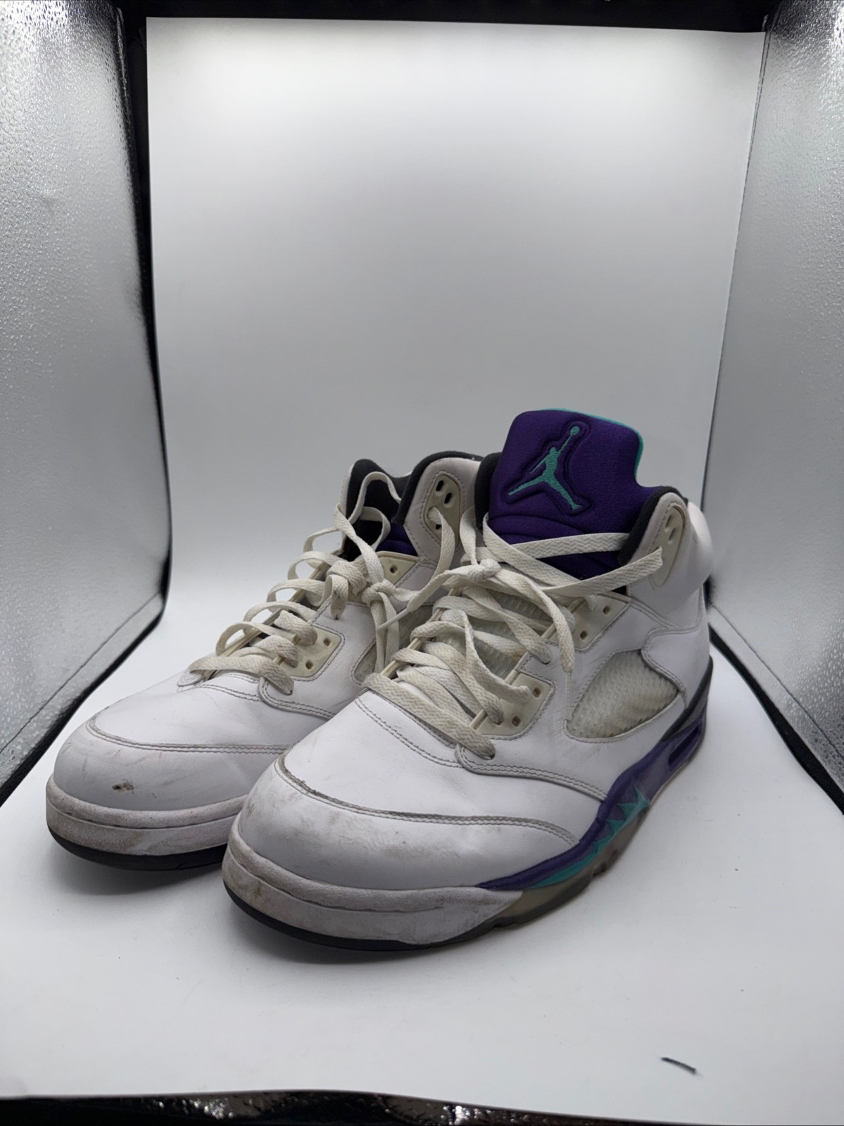 Jordan 5 Retro Grape 136027-108 Mens Size 11.5 Pre-Owned No Box