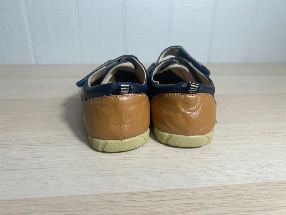 Zapatillas Livie & Luca Niños Talla 13 Cuero Estilo Bowling Azul y Tostado Foto 4 de 4