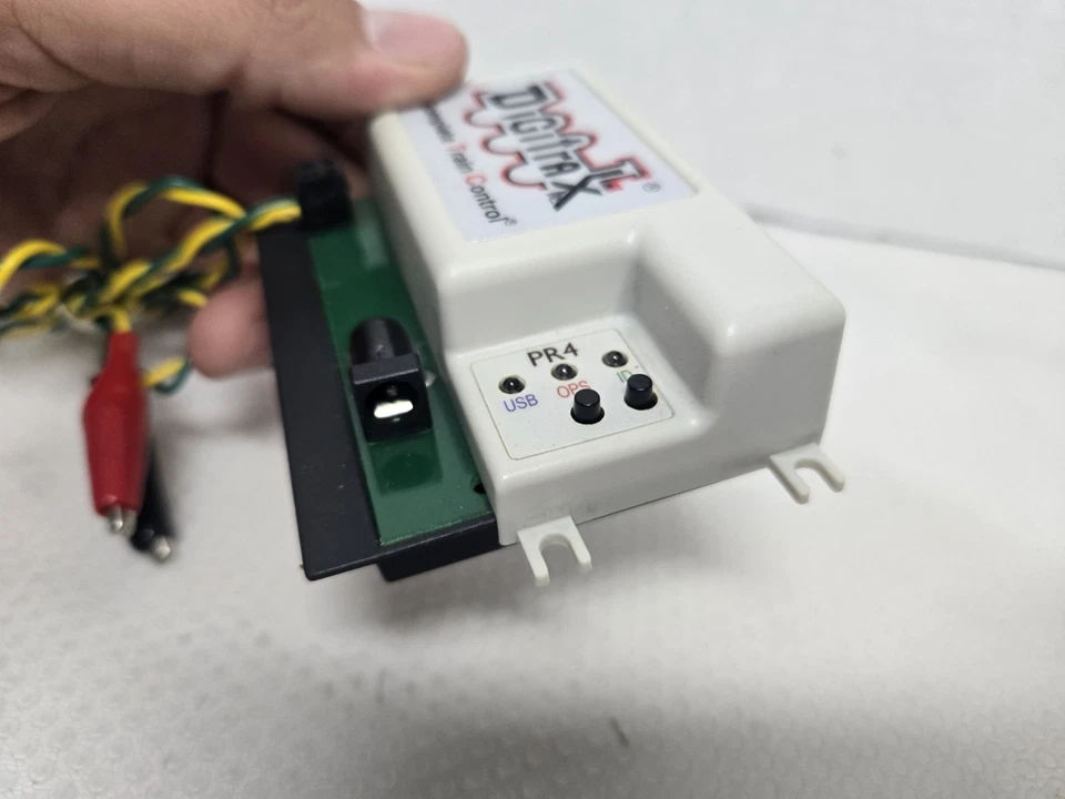 Digitrax PR4 DCC 4-Block Occupancy Detector - Image 3 of 4
