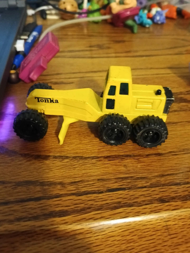 Vintage Tonka 1994 Yellow Tonka Corp Metal Die Cast Car Road Grader 4" Vtg  - Image 3 of 4