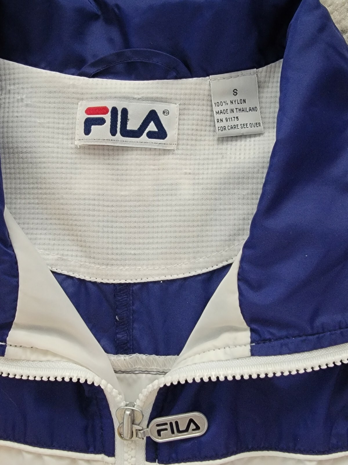 FILA Giacca Windbreaker Zip Intera Piccola Rosa Blu Bianco Logo Ricamati Bella S