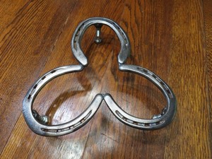 HORSESHOE TRIVET - Camping RUSTIC WESTERN Cooking dutch oven
