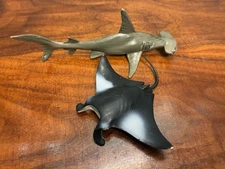 Safari Ltd 1996 HAMMERHEAD SHARK & 2004 MANTA RAY Marine Animal Figure Lot