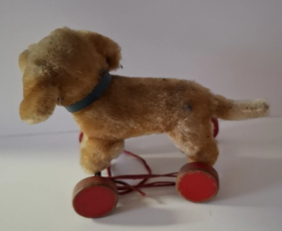 Alter Steiff Dackel  auf rädern ca. 12 cm Hoch und ca. 14 cm Lang - Bild 4 von 4
