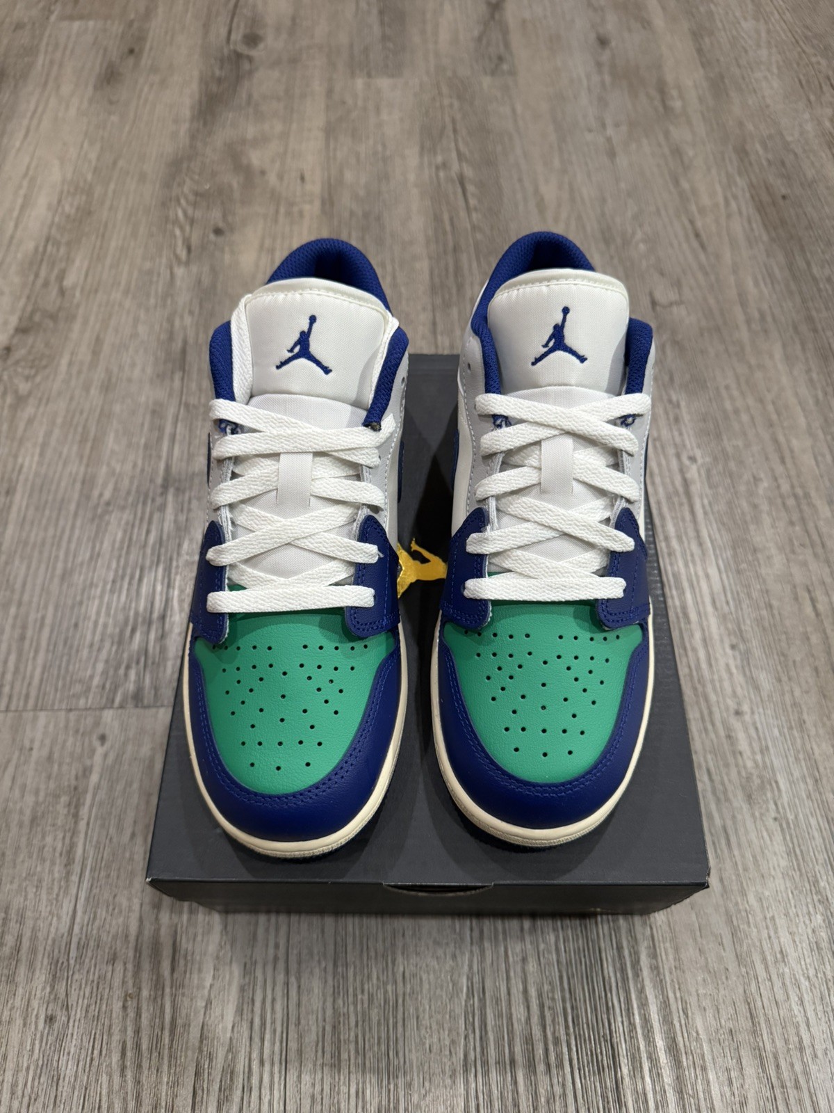 AIR JORDAN 1 LOW GS RARE AIR SAIL DEEP ROYAL BLUE SIZE 6Y NEW WITH BOX image 5