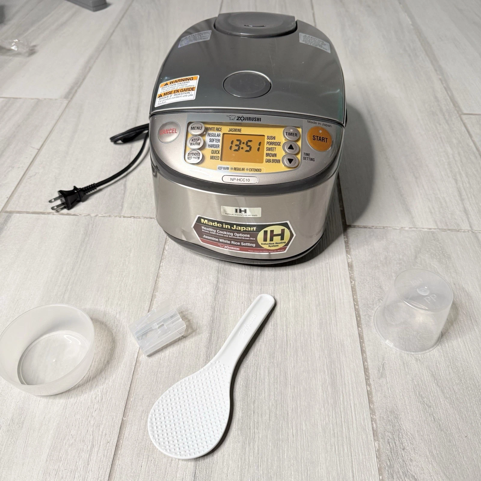 Zojirushi Induction Heating System Rice Cooker NP-HCC10 *DENT*