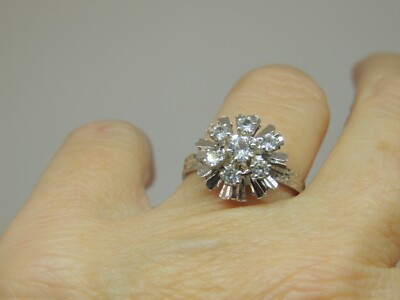 Bague ancienne or blanc 18 carats et diamants
