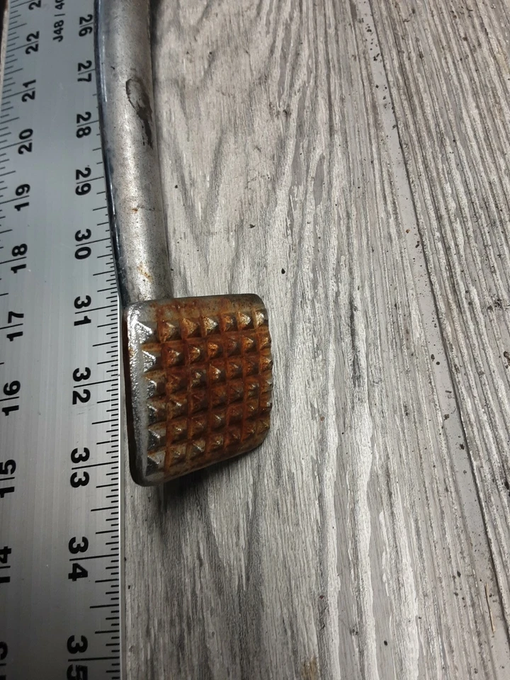 1983 Honda Cx650c Cx650 Oem Rear brake pedal - Image 3 of 4