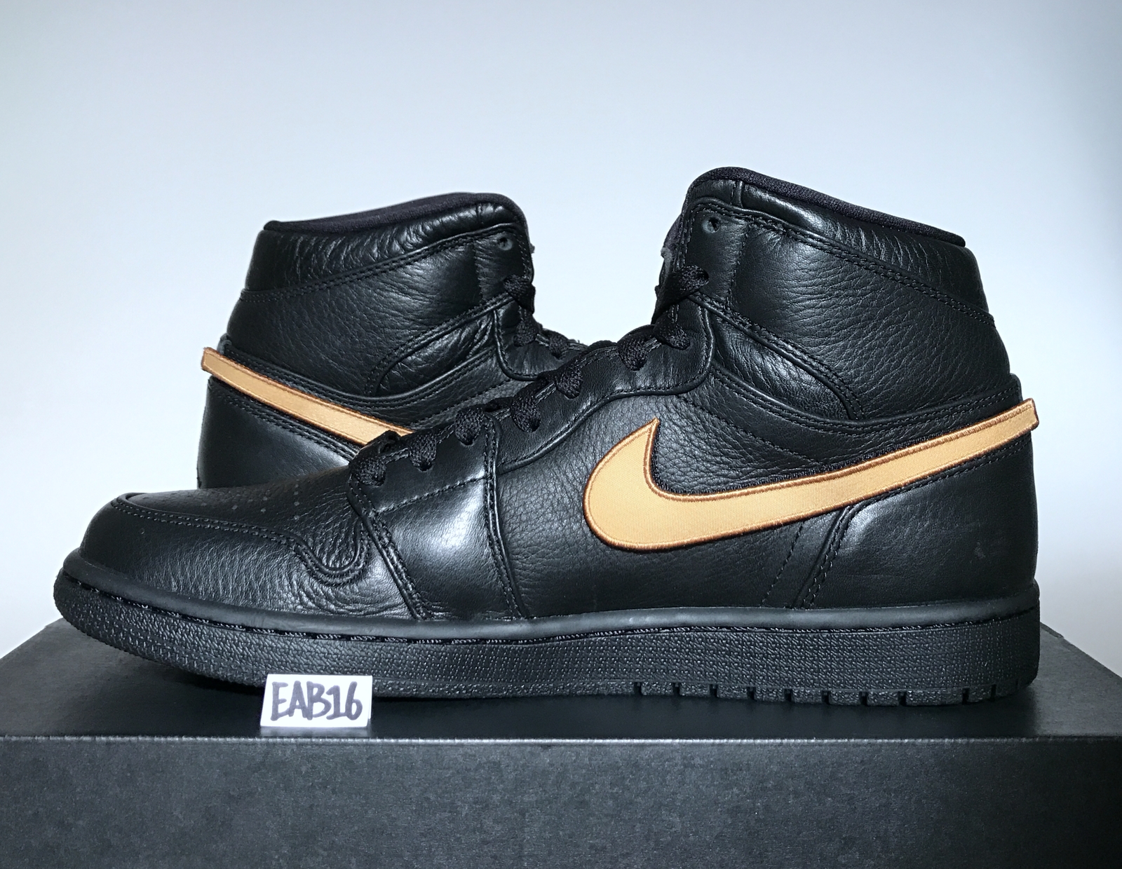 Nike Air Jordan Jordan Jordan Retro 1 High BHM Black History Month 908655 001 2017 and Gold bc86b9 Nike Air Jordan Jordan Jordan Retro 1 High BHM Black History Month 908655 001 2017 and Gold bc86b9