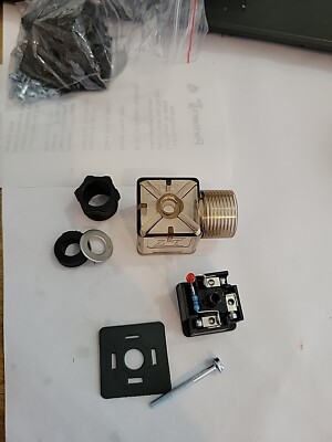Belden Hirschmann Style Female Connector B12 NEW ZT. LED 24 VOLT 