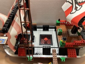 LEGO 7075: Captain Redbeard's Pirate Ship INCOMPLETE