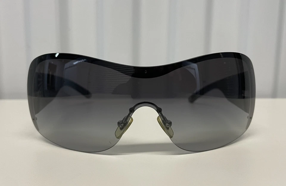 Gafas de sol vintage Y2K Versace 2109-B negras con estrás sin montura 130 mm