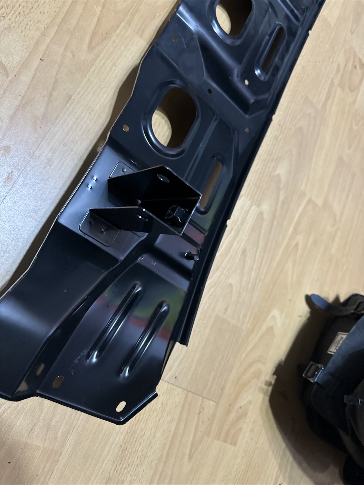 Genuine Proton rear bumper reinforcement - PC420301 image 3
