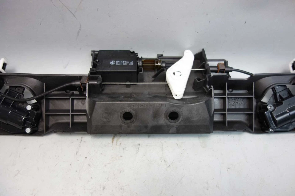 BMW E93 F33 2010-2017 serie 3 convertible maletero trasero maletero tapa bloqueo conjunto OEM Foto 3 de 4