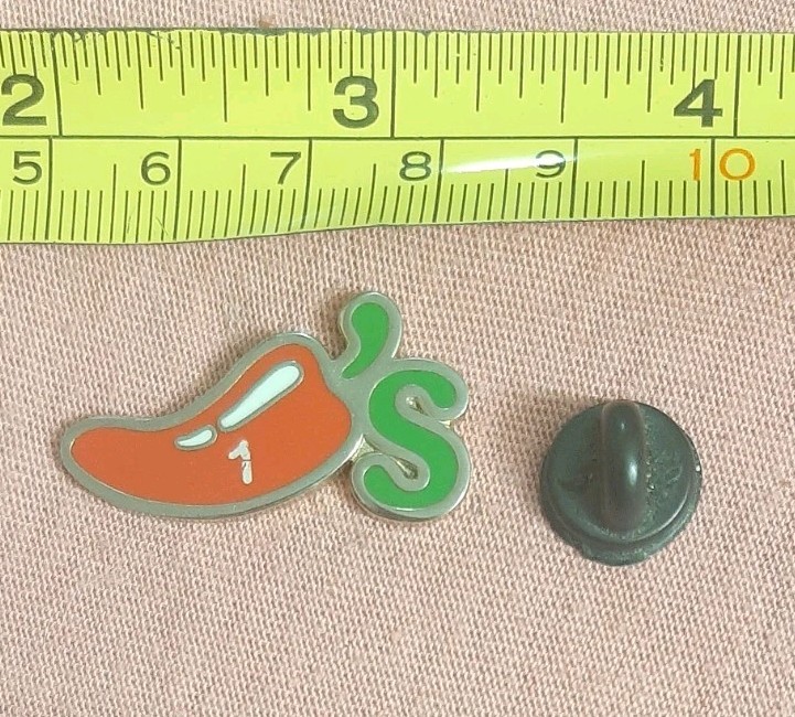 Chili's Restaurant 1 Year Service Employee Flair Lapel Pin Pepper