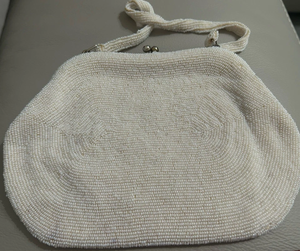 DOS carteras de noche con cuentas intrincadas cuentas hermoso diseño cóctel navideño Foto 3 de 4