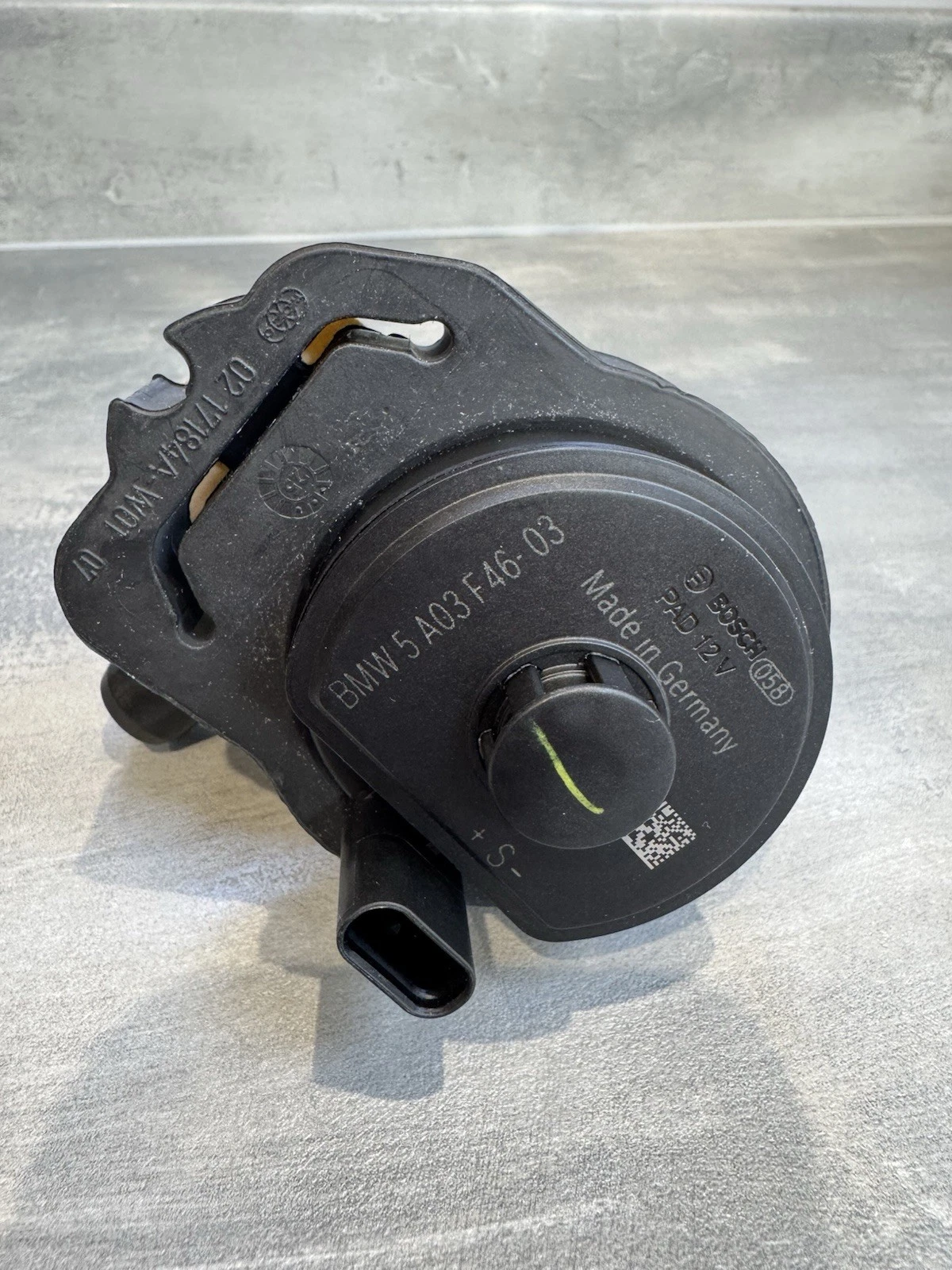 BMW Mini F65 F66 F70 F74 Auxiliary Water Pump Bosch 5A03F46 2