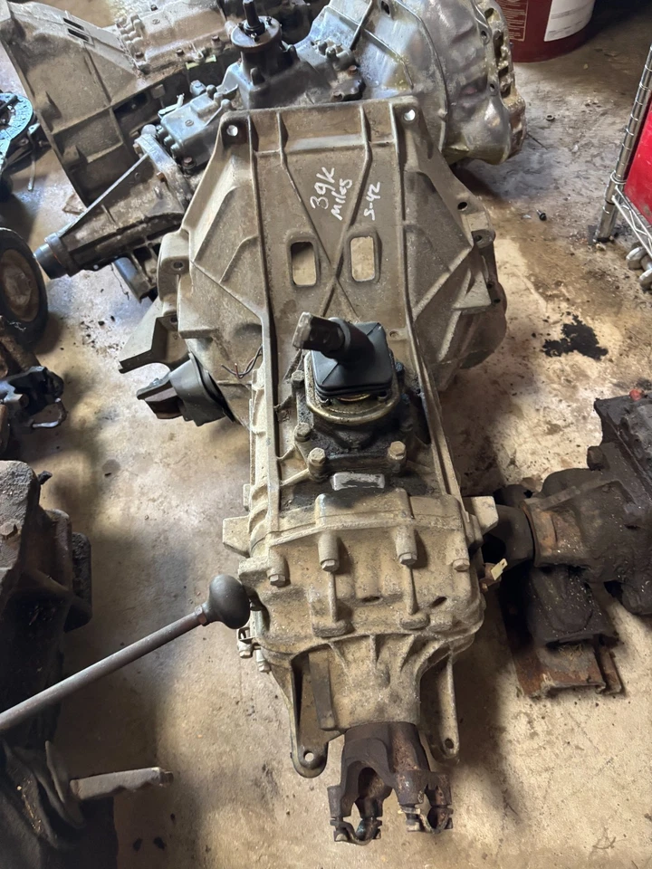 88 91 92 1993 F250 F350 F450 ZF5 1987 5 velocidades 2x2 S42 transmisión manual usada Foto 2 de 4